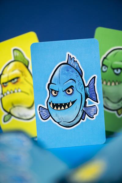 Piranha Flip Bilingue - Jeu de Cartes Familial | AdventureBox